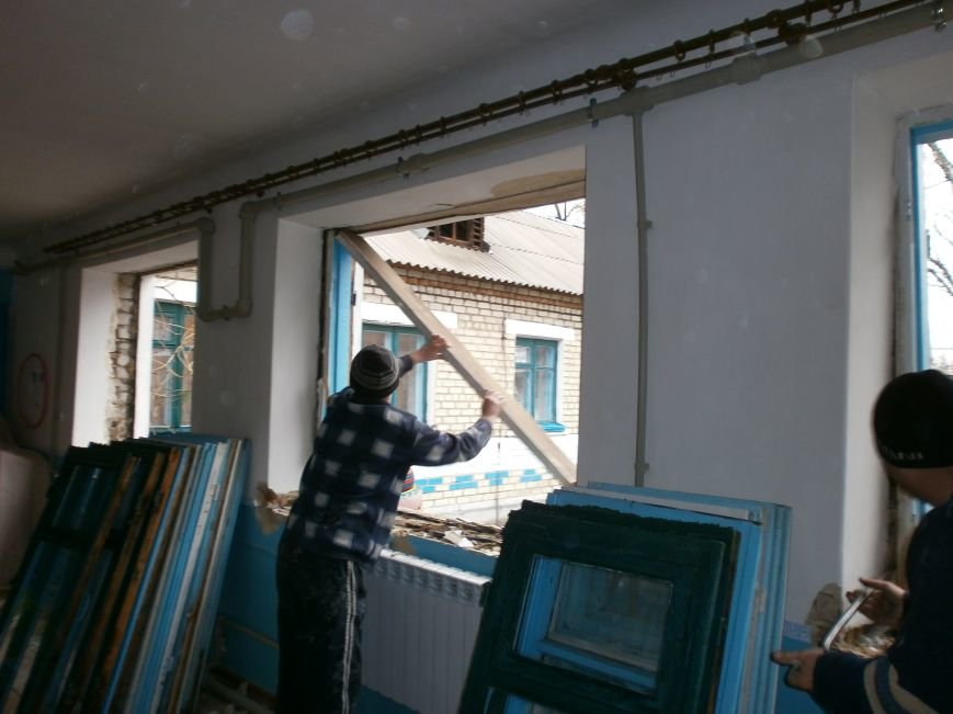 За счет городского бюджета утепляют учреждения образования Доброполья (фото) - фото 1 За счет городского бюджета утепляют учреждения образования Доброполья (фото) - фото 1
