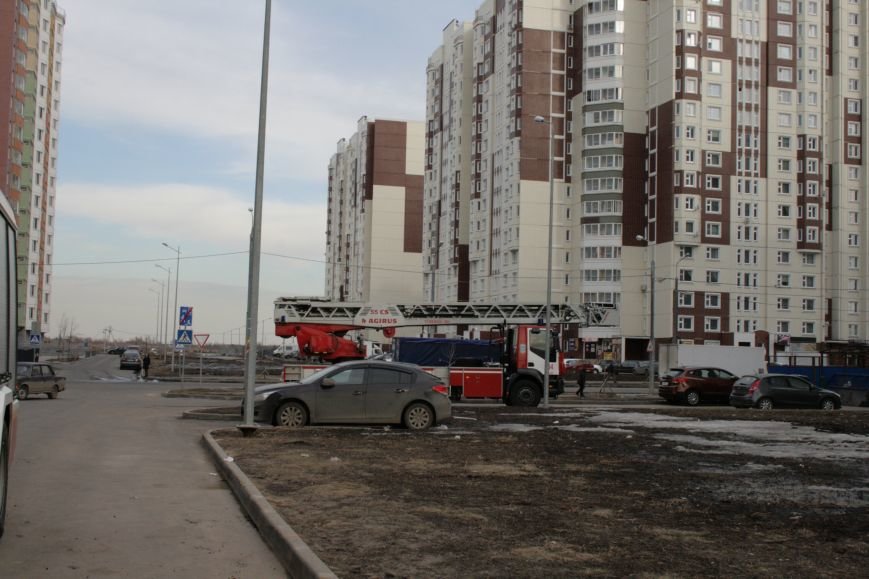 В новой Москве в Новых Ватутинках в жилом доме загорелся му..., фото-3 В новой Москве в Новых Ватутинках в жилом доме загорелся мусоросборник, фото-3