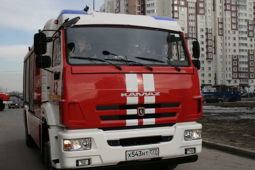 В новой Москве в Новых Ватутинках в жилом доме загорелся му..., фото-2 В новой Москве в Новых Ватутинках в жилом доме загорелся мусоросборник, фото-2