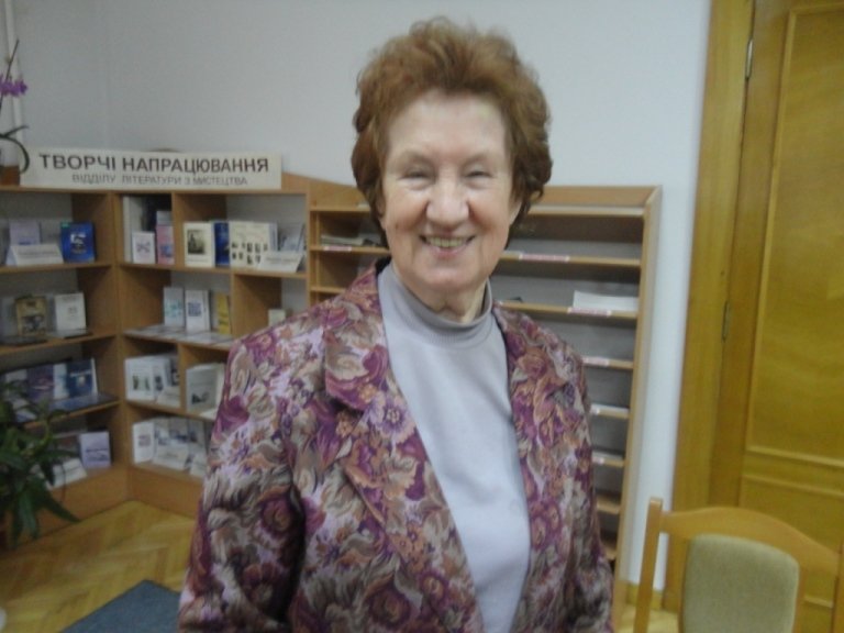 Вишиті скарби Прикарпаття: презентація альбомів Ірини Свйонтек та Дарії Петречко (фоторепортаж) (фото) - фото 1 Вишиті скарби Прикарпаття: презентація альбомів Ірини Свйонтек та Дарії Петречко (фоторепортаж) (фото) - фото 1