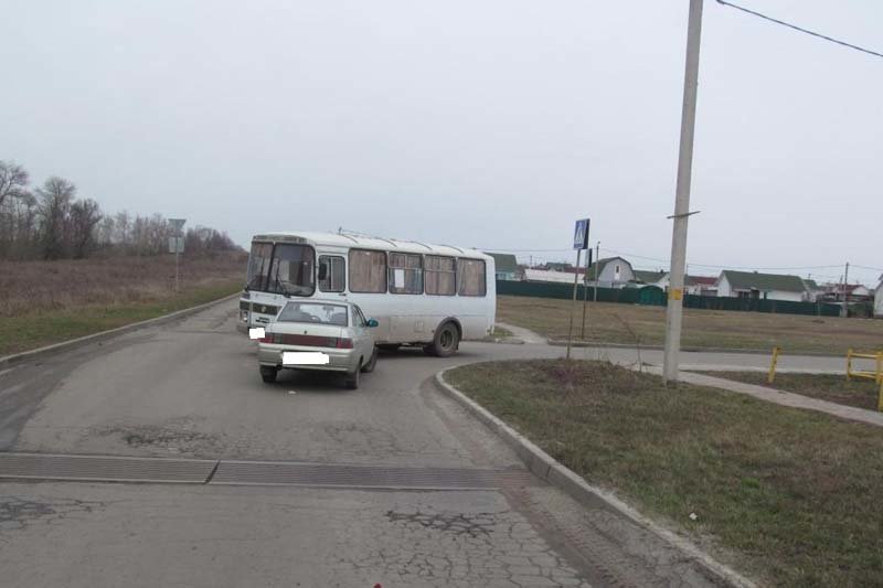 В Белгороде лоб в лоб столкнулись «Ниссан» и «Нива Шевроле» (фото)... В Белгороде лоб в лоб столкнулись «Ниссан» и «Нива Шевроле» (фото) - фото 2