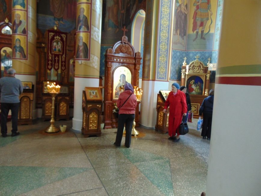 Православные мариупольцы сегодня отмечают Благовещение (ФОТО) (фото) - фото 1 Православные мариупольцы сегодня отмечают Благовещение (ФОТО) (фото) - фото 1