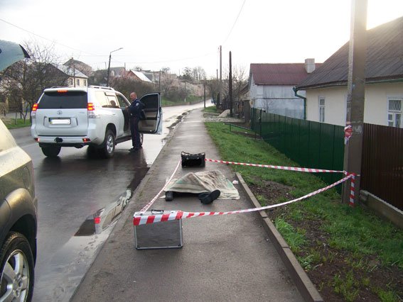 На Рівненщині розшукують зловмисника, причетного до вбивства (фото)... На Рівненщині розшукують зловмисника, причетного до вбивства (фото) - фото 2