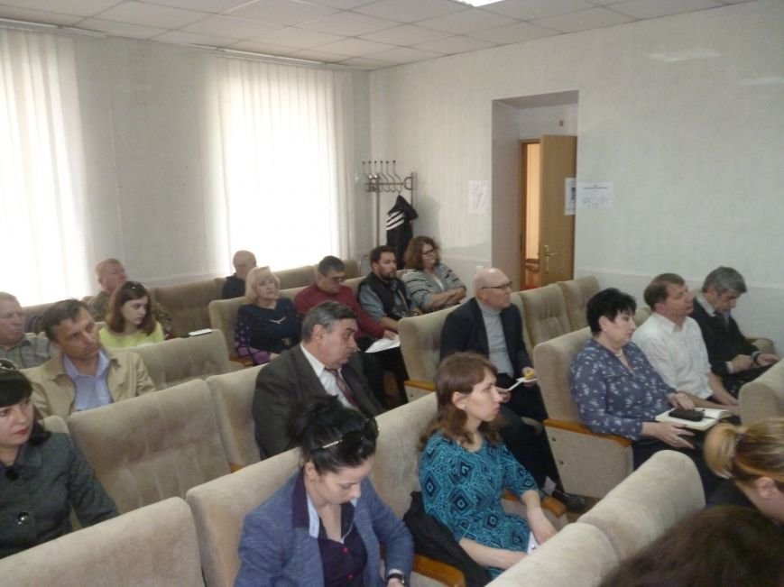 В Красноармейске в который раз пытались определить судьбу памятника Кобзарю (фото) - фото 4 В Красноармейске в который раз пытались определить судьбу памятника Кобзарю (фото) - фото 4