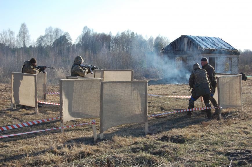 В Рівному на полігоні проходили бригадно-тактичні навчання, фото-6 В Рівному на полігоні проходили бригадно-тактичні навчання, фото-6