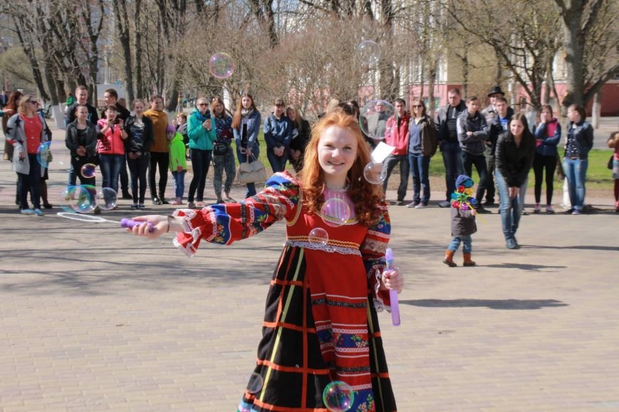 «Полька», «Лявоніха» і «Кадрыля». Як палачане і госці горада далуча... «Полька», «Лявоніха» і «Кадрыля». Як палачане і госці горада далучаліся да беларускага фальклору. (фото) - фото 4