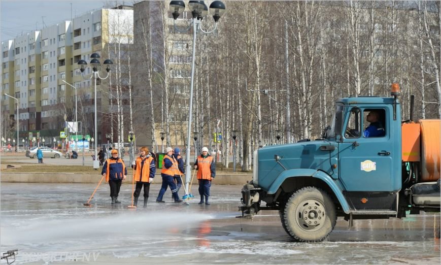 Вартовчане встречают весну на чистых улицах (фото) - фото 1 Вартовчане встречают весну на чистых улицах (фото) - фото 1