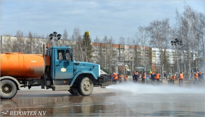 Вартовчане встречают весну на чистых улицах (фото) - фото 1 Вартовчане встречают весну на чистых улицах (фото) - фото 1
