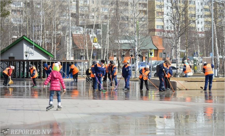 Вартовчане встречают весну на чистых улицах (фото) - фото 1 Вартовчане встречают весну на чистых улицах (фото) - фото 1
