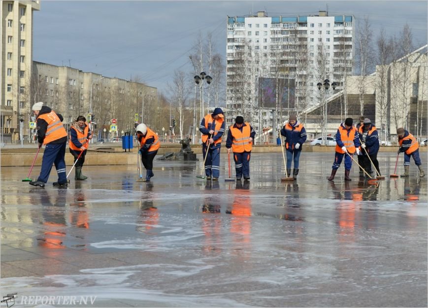 Вартовчане встречают весну на чистых улицах (фото) - фото 1 Вартовчане встречают весну на чистых улицах (фото) - фото 1