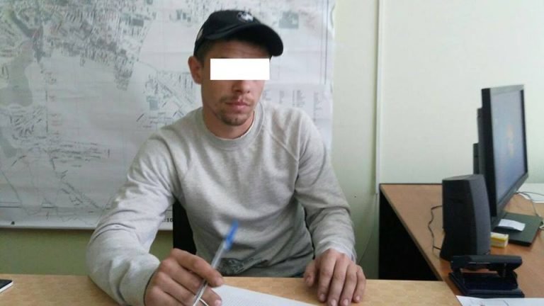 У Рівному знайшли водія,який протаранив стелу Героям Небесн..., фото-2 У Рівному знайшли водія,який протаранив стелу Героям Небесної Сотні, фото-2