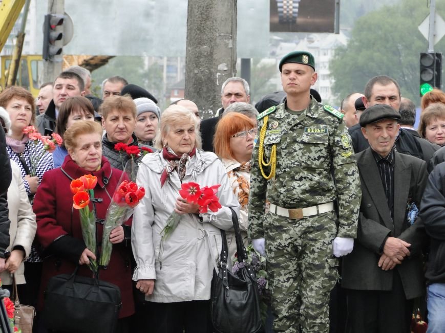 У Хмельницькому відбулися заходи вшанування 30-ої річниці трагедії на Чорнобильській АЕС (Фото) (фото) - фото 4 У Хмельницькому відбулися заходи вшанування 30-ої річниці трагедії на Чорнобильській АЕС (Фото) (фото) - фото 4