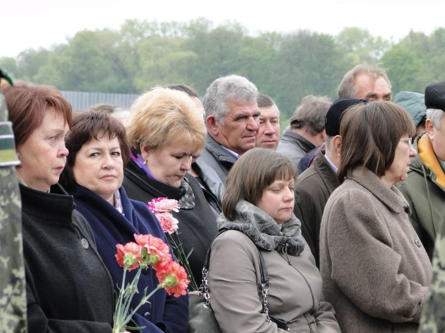 У Хмельницькому відбулися заходи вшанування 30-ої річниці трагедії на Чорнобильській АЕС (Фото) (фото) - фото 5 У Хмельницькому відбулися заходи вшанування 30-ої річниці трагедії на Чорнобильській АЕС (Фото) (фото) - фото 5