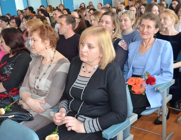 Ліцеїсти Рівненського обласного ліцею вдесяте отримали вина..., фото-3 Ліцеїсти Рівненського обласного ліцею вдесяте отримали винагороди за знання, фото-3