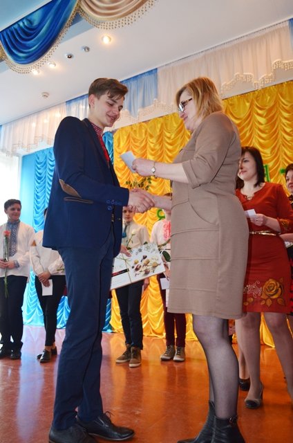 Ліцеїсти Рівненського обласного ліцею вдесяте отримали вина..., фото-5 Ліцеїсти Рівненського обласного ліцею вдесяте отримали винагороди за знання, фото-5