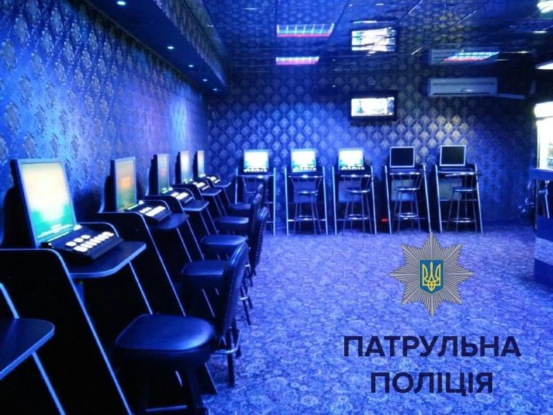 Патрульна поліція Рівного "накрили" підпільні зали з гральн..., фото-2 Патрульна поліція Рівного "накрили" підпільні зали з гральними автоматами, фото-2