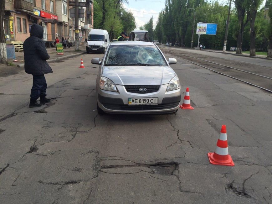 BMW столкнулся с такси DAEWOO Lanos, а Kia Rio сбила мужчину (фото)... BMW столкнулся с такси DAEWOO Lanos, а Kia Rio сбила мужчину (фото) - фото 6