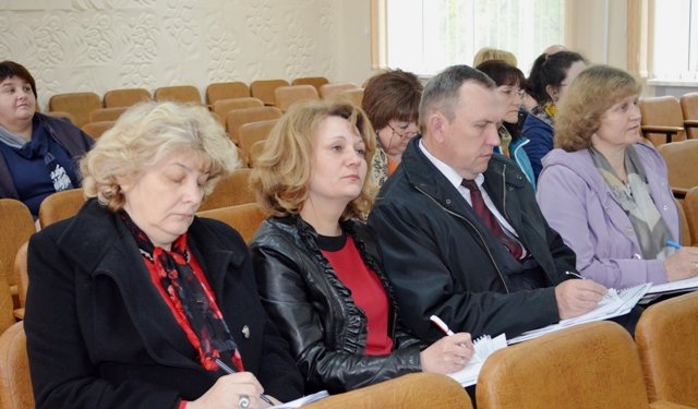 Освітяни Хмельниччини ділились досвідом оптимізації шкіл та..., фото-2 Освітяни Хмельниччини ділились досвідом оптимізації шкіл та управління освітою в ОТГ, фото-2