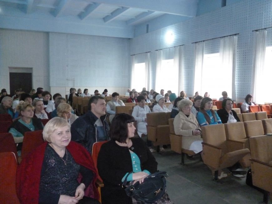 В Красноармейске (Покровске) награждены медики, выезжавшие в зону АТО (фото) - фото 3 В Красноармейске (Покровске) награждены медики, выезжавшие в зону АТО (фото) - фото 3