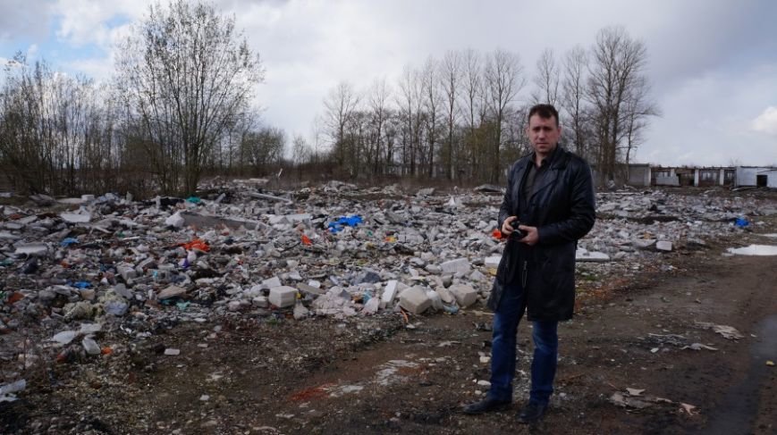 На месте будущей поликлиники в Славянке обнаружили свалку со строительным мусором, фото-1