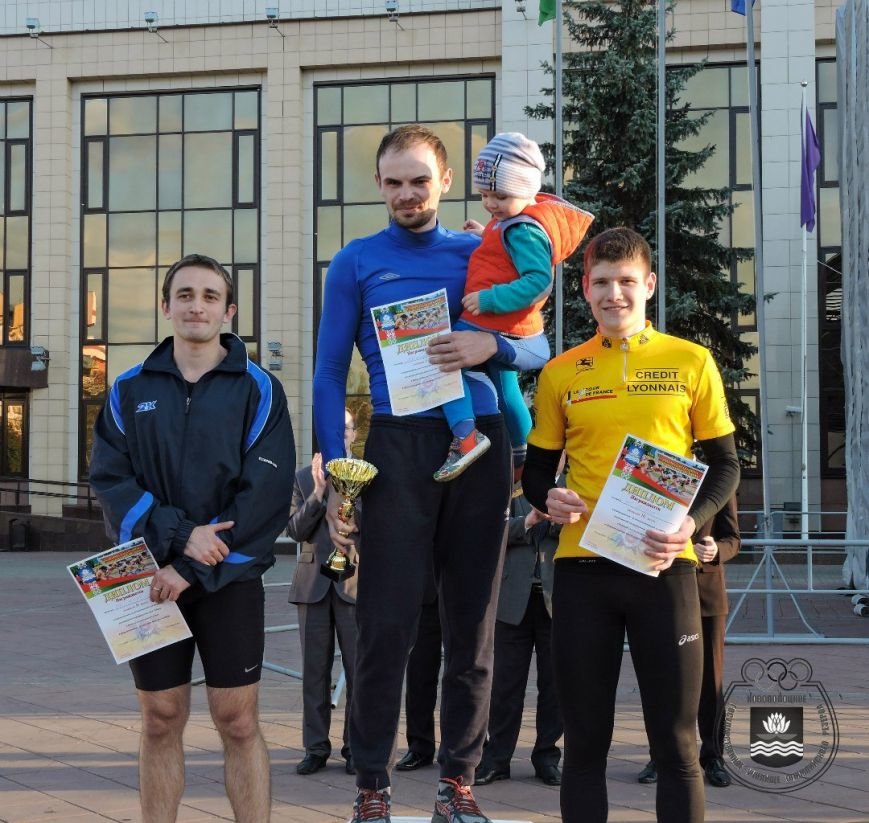 В Новополоцке прошла легкоатлетическая эстафета, посвященн..., фото-4 В Новополоцке прошла легкоатлетическая эстафета, посвященная Дню Победы, фото-4