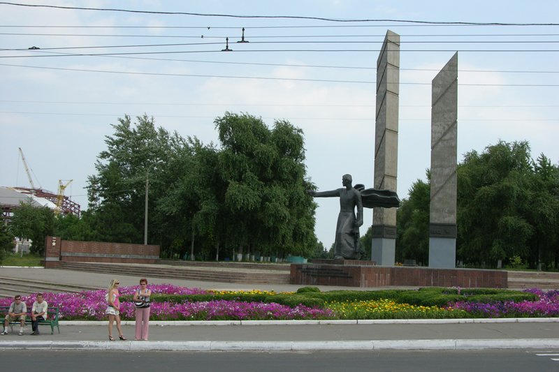 Площадь победы мариуполь