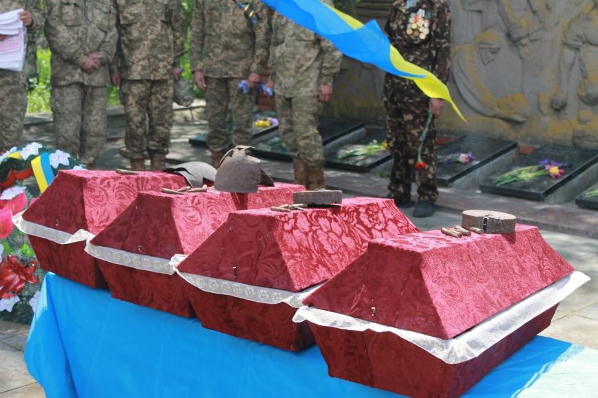 В Добропольском районе провели перезахоронение советских со..., фото-8 В Добропольском районе провели перезахоронение советских солдат, фото-8