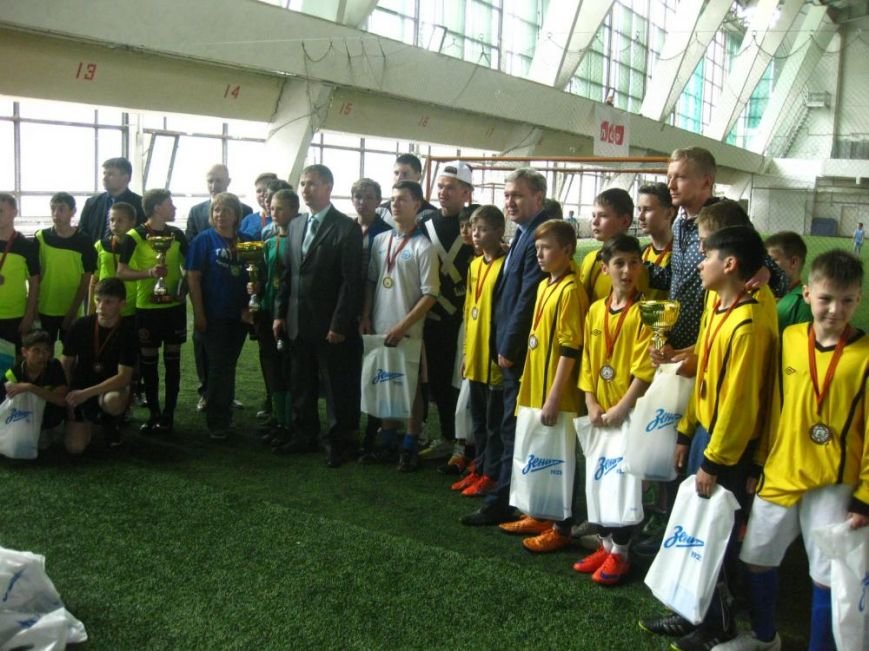 Команда из Пушкинского района по мини-футболу вошла в пятерку лучших на соревнованиях в Петербурге, фото-2