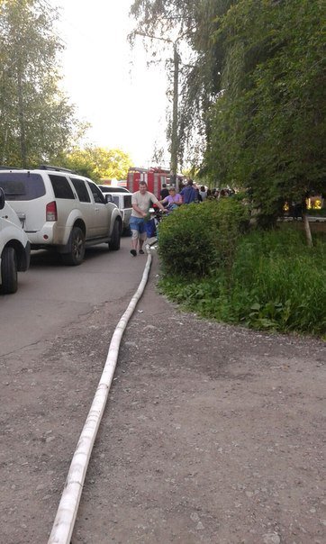 В Макеевке горел крупный рынок (ФОТО, ВИДЕО), фото-3 В Макеевке горел крупный рынок (ФОТО, ВИДЕО), фото-3