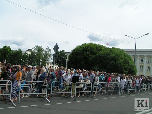 По улицам Полоцка прошли крестным ходом в честь Евфросинии Полоцкой, фото-8