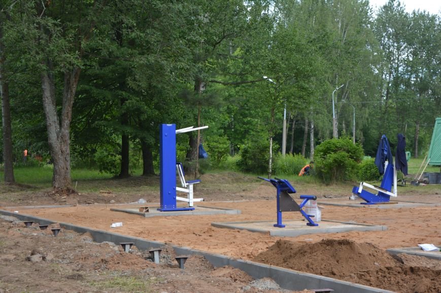 Площадка для силовых тренировок WorkOut и Лунапарк: Новополоцк готовится к Дню города, фото-1