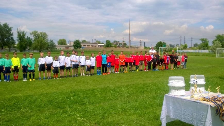 Серебро на региональном турнире по футболу взяли спортсмены..., фото-1 Серебро на региональном турнире по футболу взяли спортсмены из Доброполья и Белозерского, фото-1