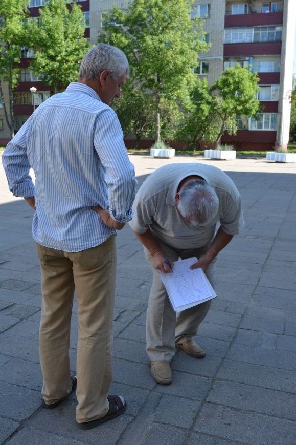 «Думаете, поможет? – Хуже не будет!»: как в Новополоцке собирают подписи для спасения «Химика», фото-7
