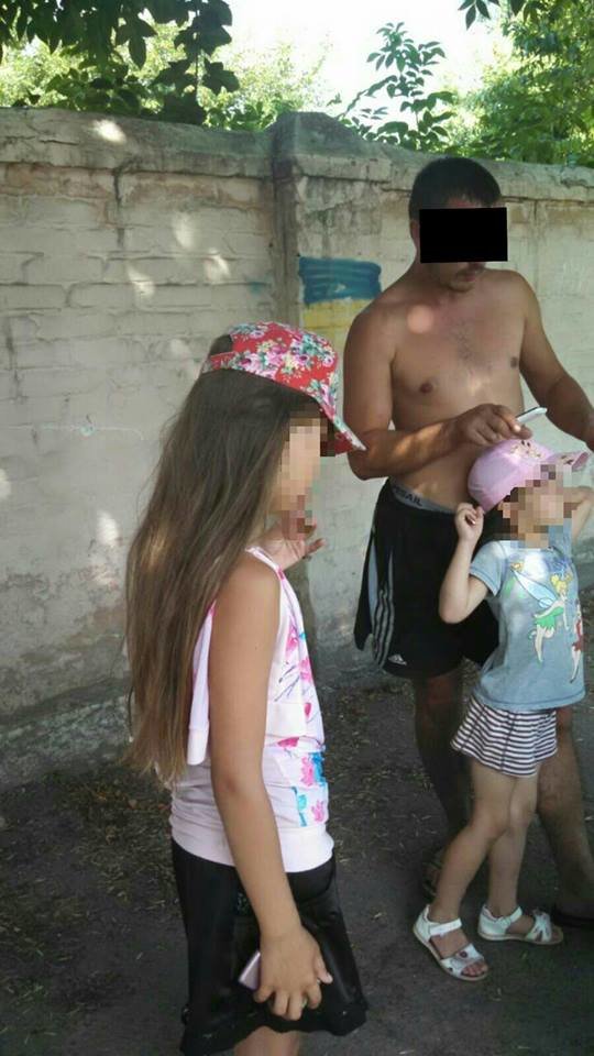 Нетрезвый водитель перевозил на мопеде двух маленьких детей..., фото-4 Нетрезвый водитель перевозил на мопеде двух маленьких детей (ФОТО), фото-4