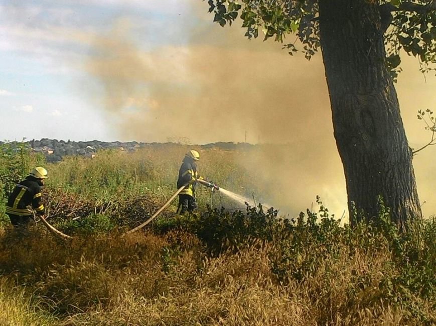 Патрульные вместе с жителями Кущевки и спасателями ликвидир..., фото-2 Патрульные вместе с жителями Кущевки и спасателями ликвидировали пожар (ФОТО), фото-2