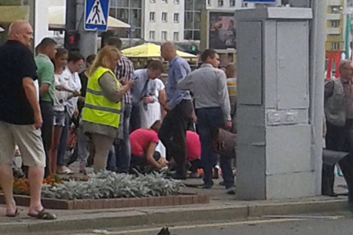 ДТП в Витебске: милицейский Nissan после столкновения с Renault наехал на пешехода, фото-4