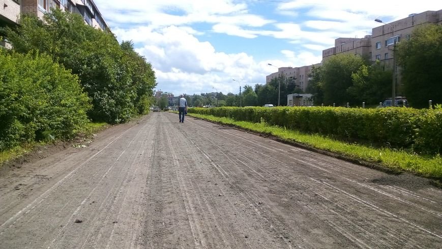 На тротуарах улицы Генерала Хазова срезан асфальт, фото-5 На тротуарах улицы Генерала Хазова срезан асфальт, фото-5