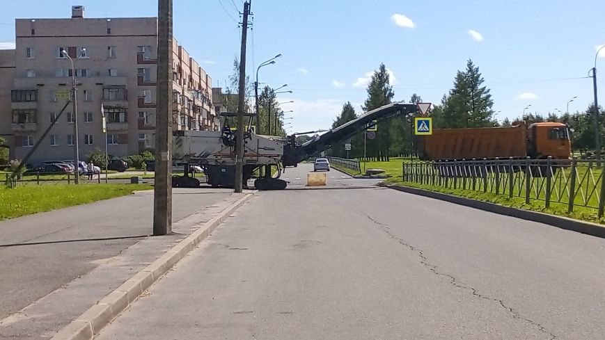 На тротуарах улицы Генерала Хазова срезан асфальт, фото-4 На тротуарах улицы Генерала Хазова срезан асфальт, фото-4