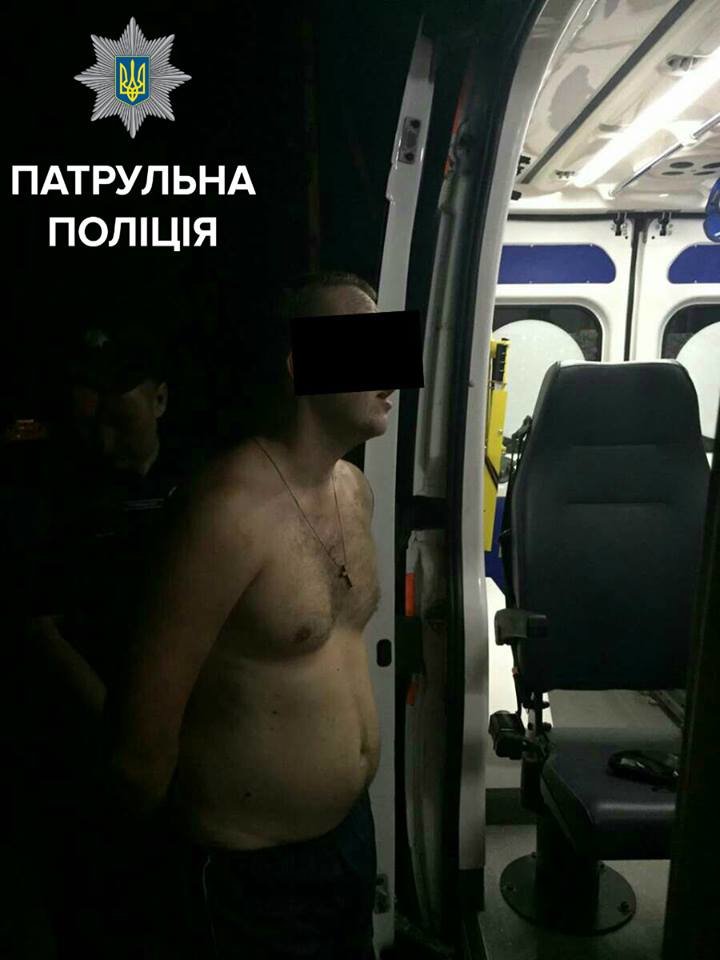 В Кропивницком мужчина убегая от полицейских скинул травмат..., фото-1 В Кропивницком мужчина убегая от полицейских скинул травматический пистолет, фото-1