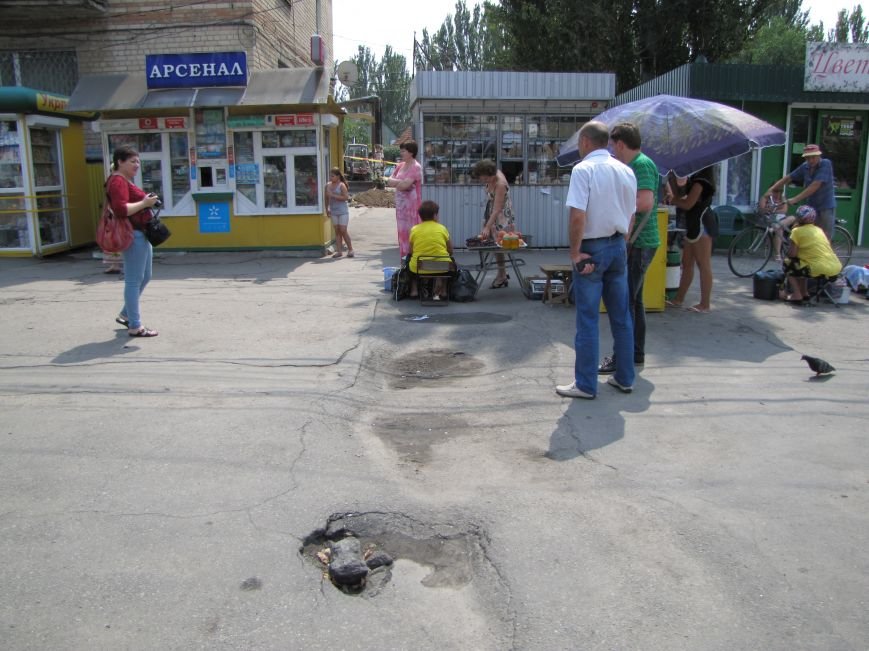 В Мелитополе МАФы никак не хотят убрать с газопроводов (фот..., фото-6 В Мелитополе МАФы никак не хотят убрать с газопроводов (фото, видео), фото-6