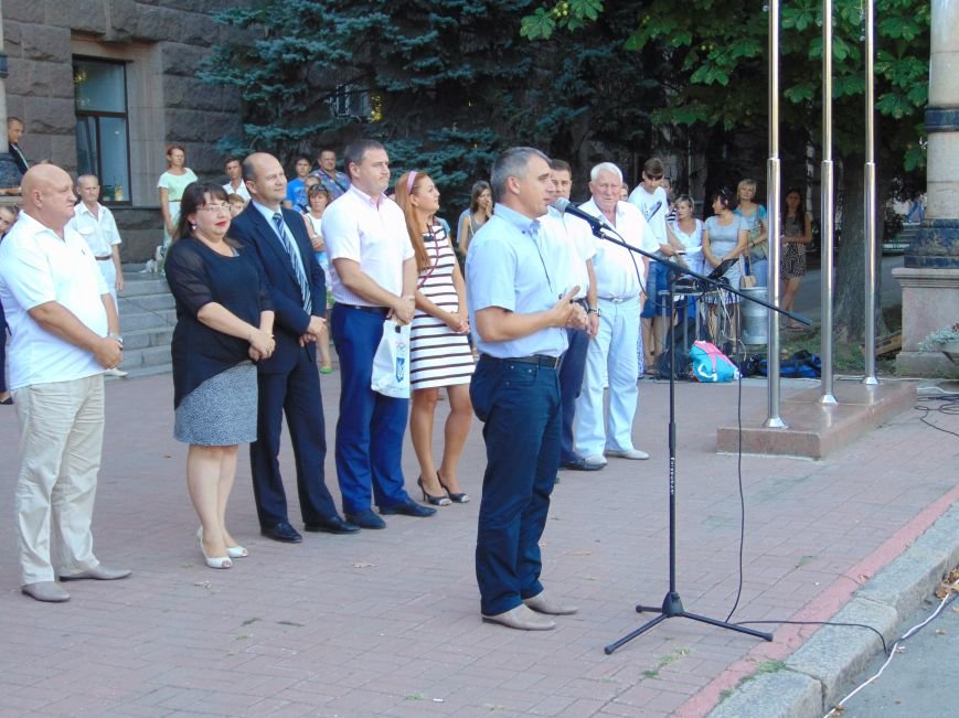 В Николаеве зажгли Олимпийский факел (ФОТО, ВИДЕО), фото-3 В Николаеве зажгли Олимпийский факел (ФОТО, ВИДЕО), фото-3