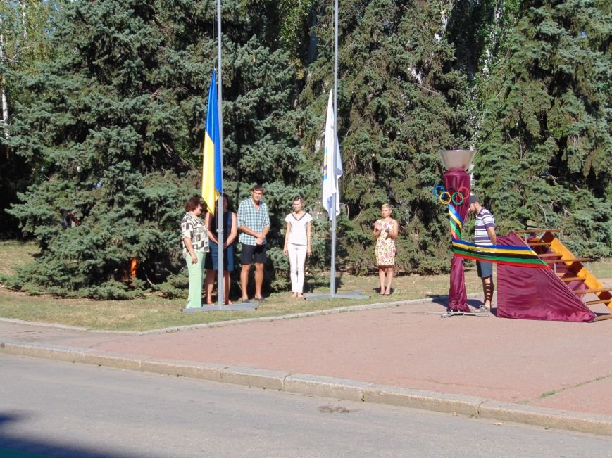 В Николаеве зажгли Олимпийский факел (ФОТО, ВИДЕО), фото-4 В Николаеве зажгли Олимпийский факел (ФОТО, ВИДЕО), фото-4