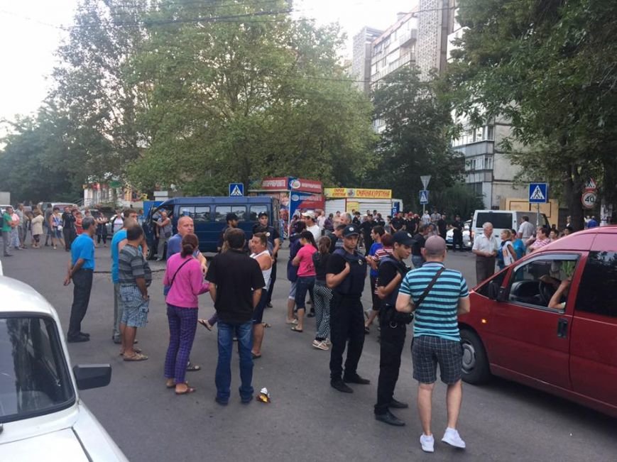 Митинг на Колодезной: продавцы возмущены закрытием ярмарки..., фото-3 Митинг на Колодезной: продавцы возмущены закрытием ярмарки (ФОТО), фото-3