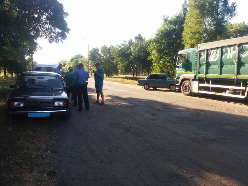 Большегрузы "раздавили" дорогу на Новый Буг (ФОТО), фото-1 Большегрузы "раздавили" дорогу на Новый Буг (ФОТО), фото-1