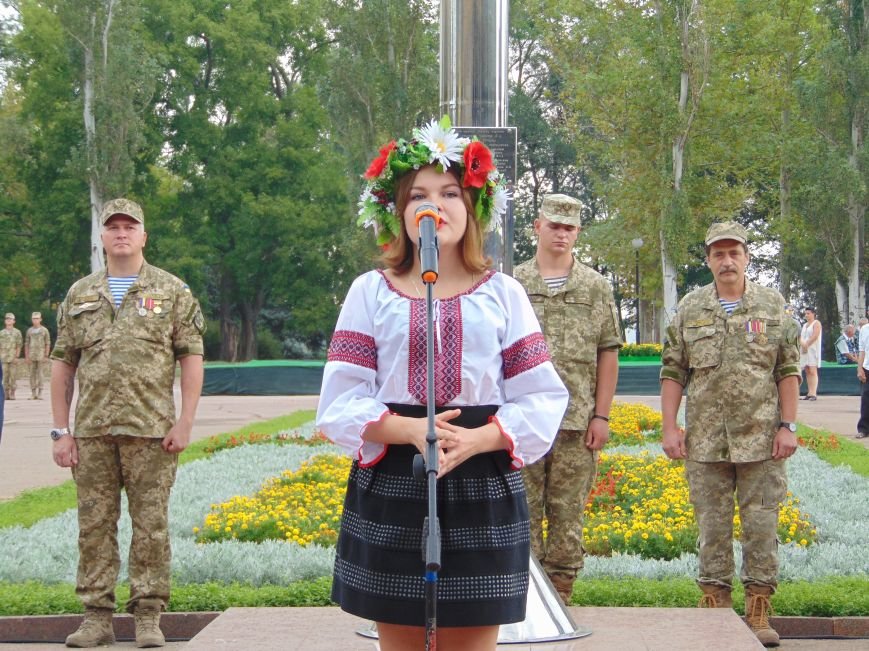 Возле мэрии в Николаеве торжественно подняли флаг Украины..., фото-12 Возле мэрии в Николаеве торжественно подняли флаг Украины (ФОТОРЕПОРТАЖ, ВИДЕО), фото-12