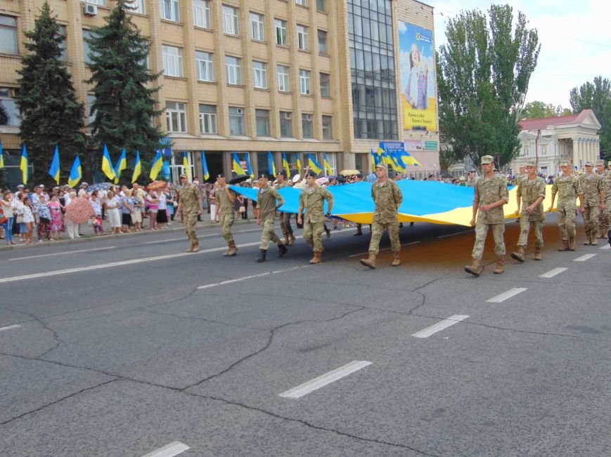 Возле мэрии в Николаеве торжественно подняли флаг Украины (..., фото-7 Возле мэрии в Николаеве торжественно подняли флаг Украины (ФОТОРЕПОРТАЖ, ВИДЕО), фото-7