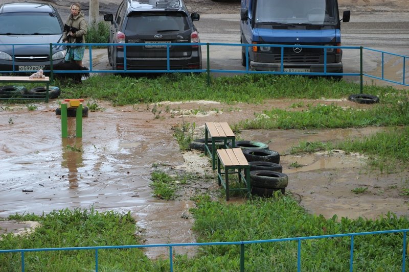 Фонтан и река на сыктывкарской детской площадке. Фото. Видео, фото-2