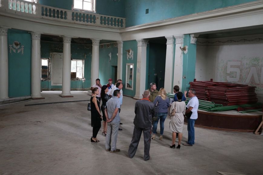 На реконструкцию областного театра на Луганщине выделено 5..., фото-1 На реконструкцию областного театра на Луганщине выделено 57 миллионов гривен, фото-1