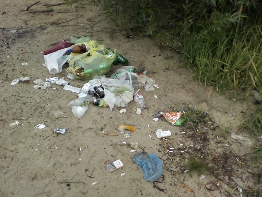 Ульяновцы оставили горы мусора возле центрального пляжа. ФОТО, фото-1