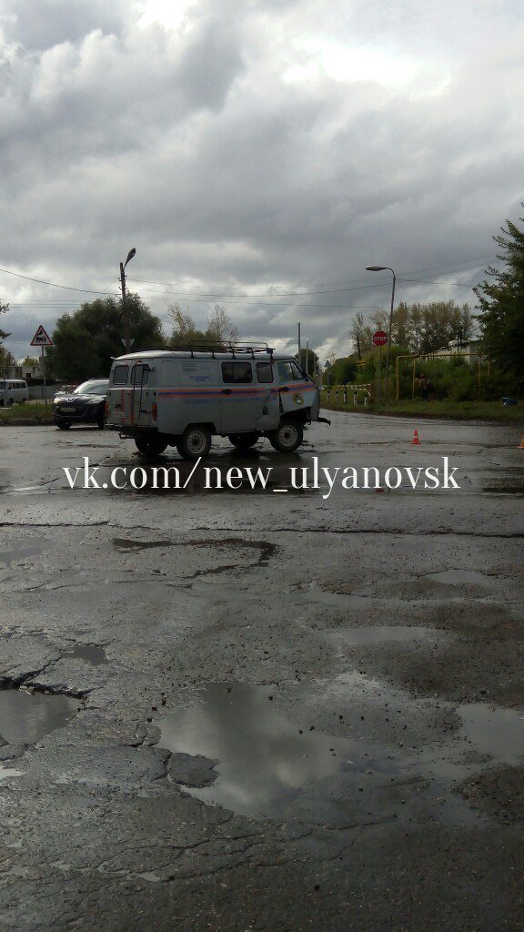 В Ульяновске столкнулись две легковушки и уазик. ФОТО, фото-1